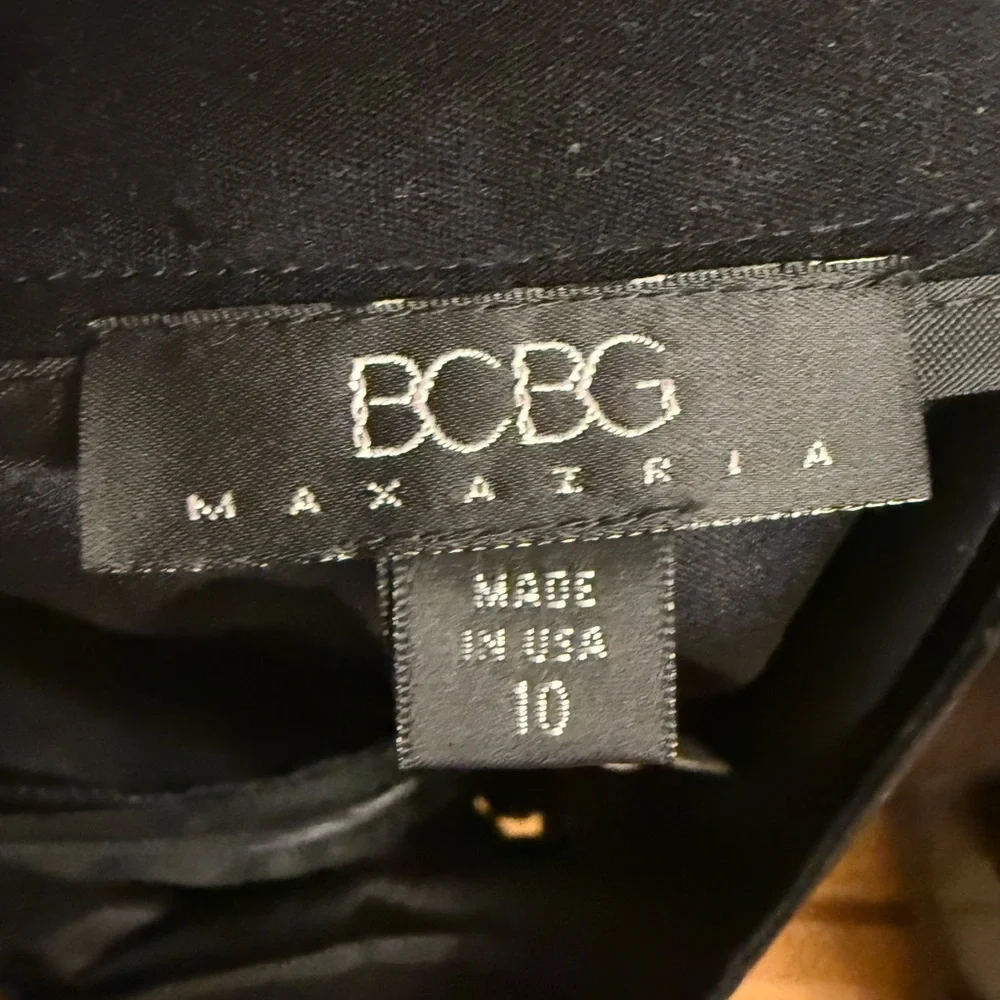 BCBG Max Azria Black Faux Suede Mini Skirt Front Slit Size 10 Made in USA
